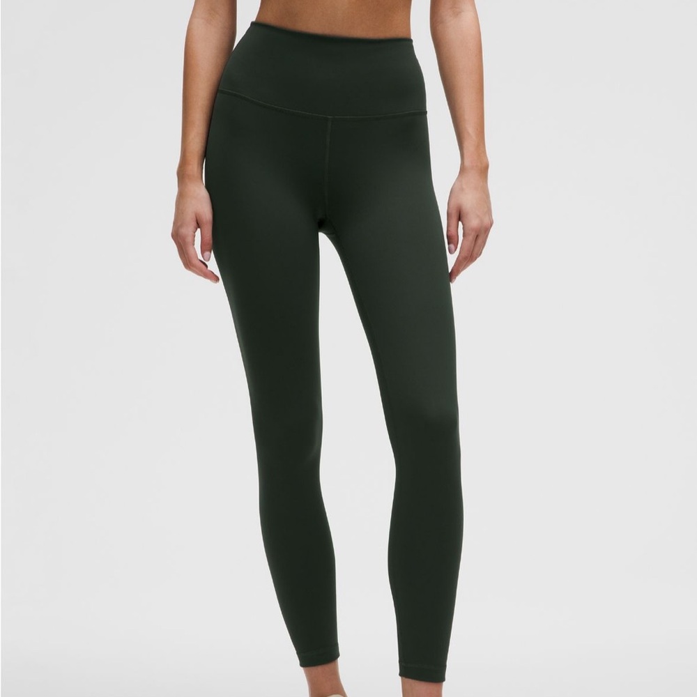 Lululemon’s Wunder Train HR Tight 25”